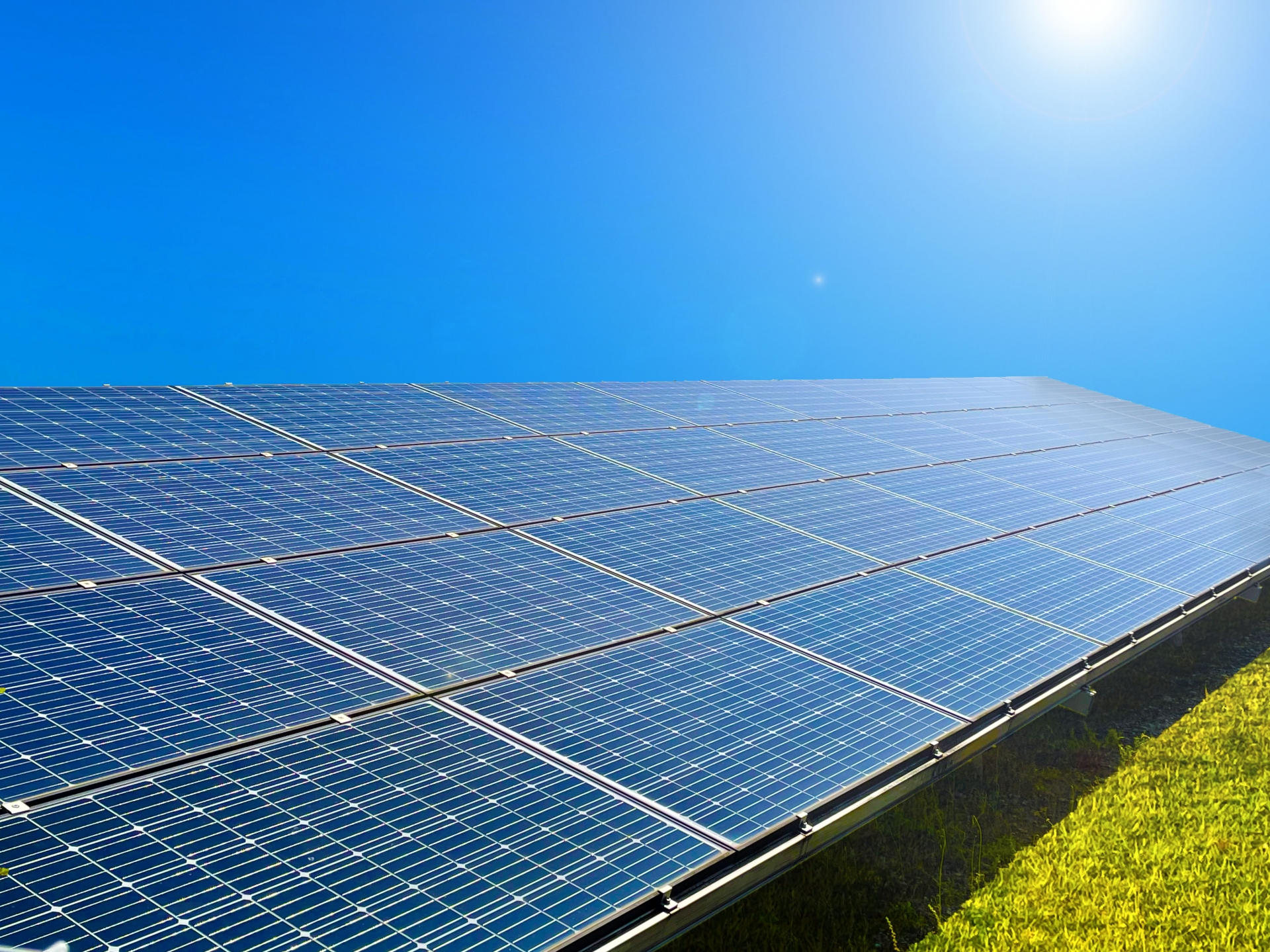 太陽光発電・蓄電池の導入工事にかかる費用の目安と押さえるべきポイント